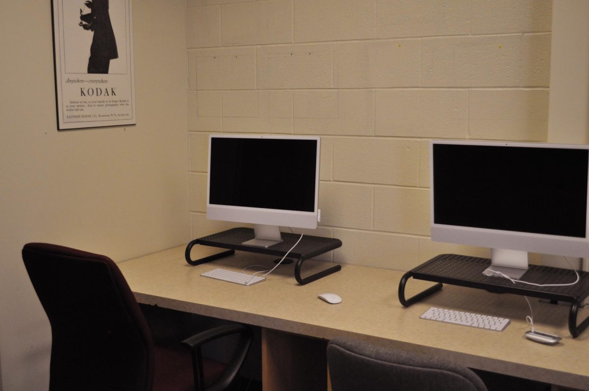 (Above) Kodak artwork and Mac computers equipped with editing software.